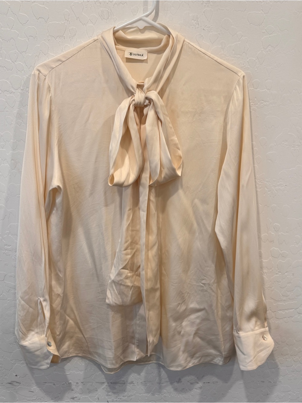 Lilysilk Cream Blouse Womens Medium Bow Necktie Old Money Quiet Luxury